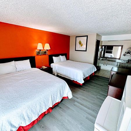 Relax Inn Henryetta Exterior photo