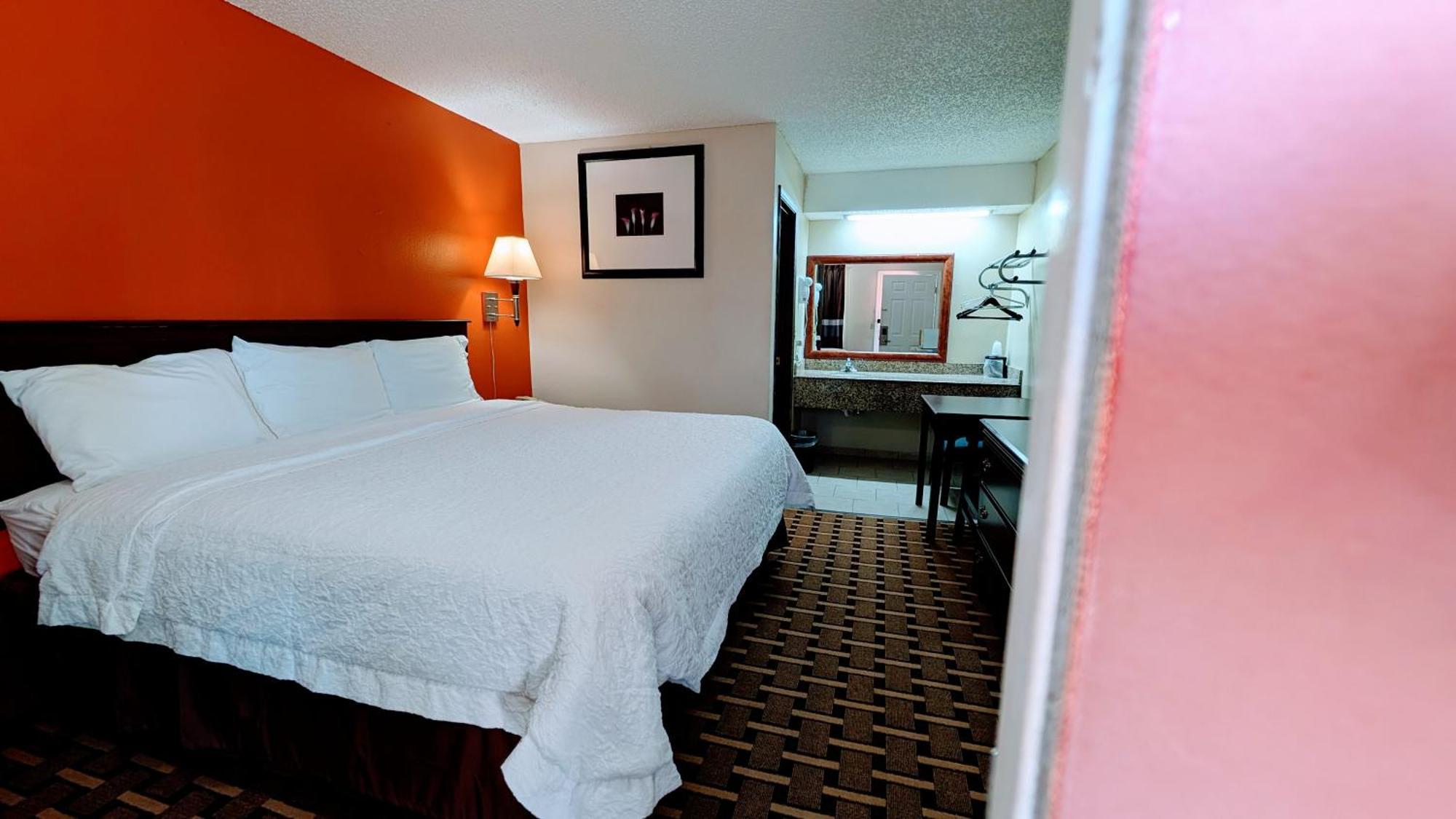 Relax Inn Henryetta Exterior photo